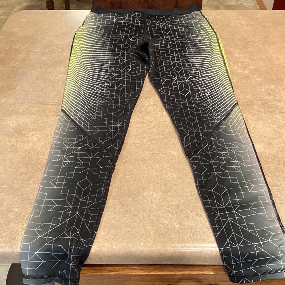 Women’s Nike leggings size large - Picture 6 of 7